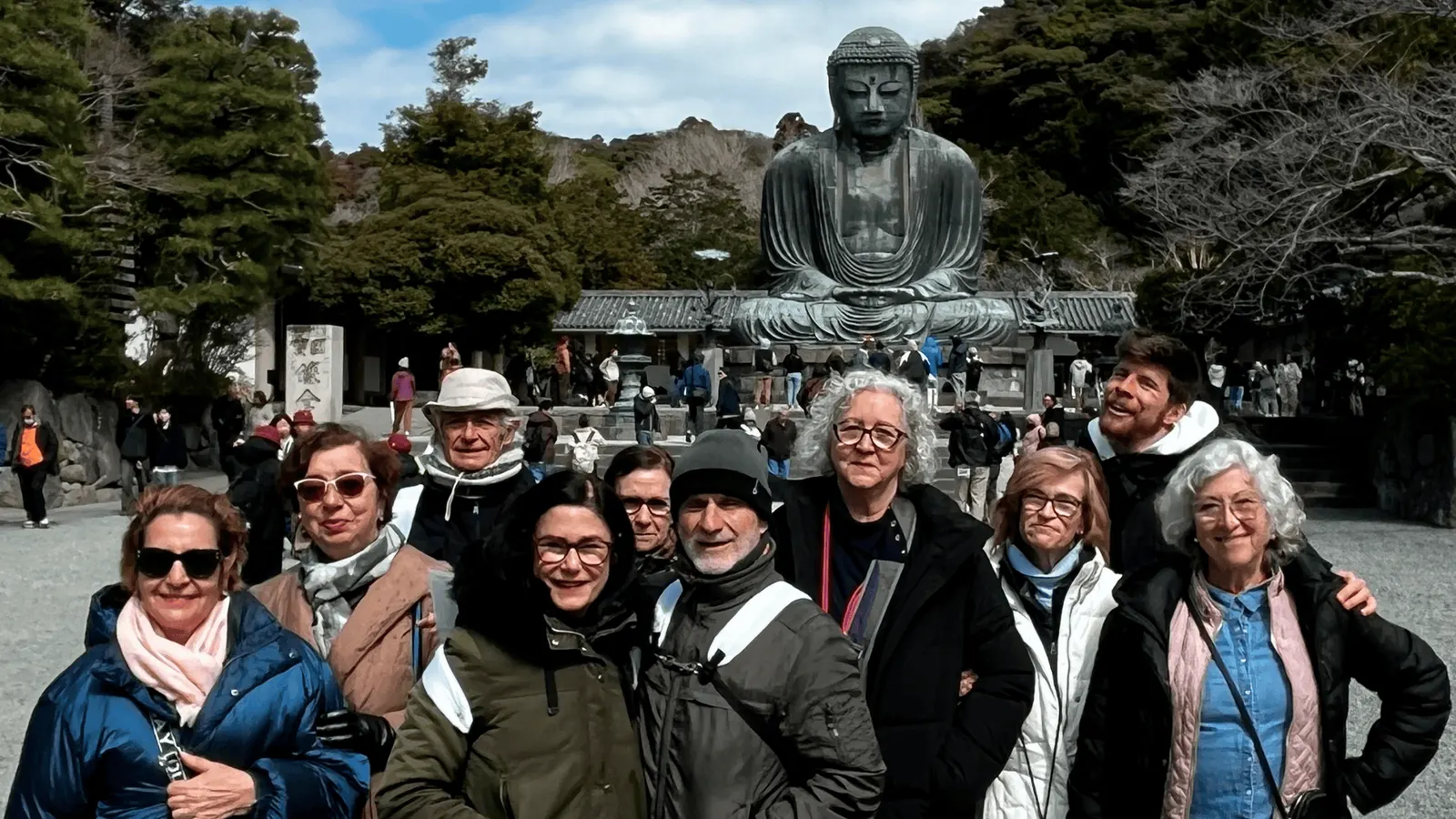 Grupo NOVAV ante el Gran Buda de Kamakura